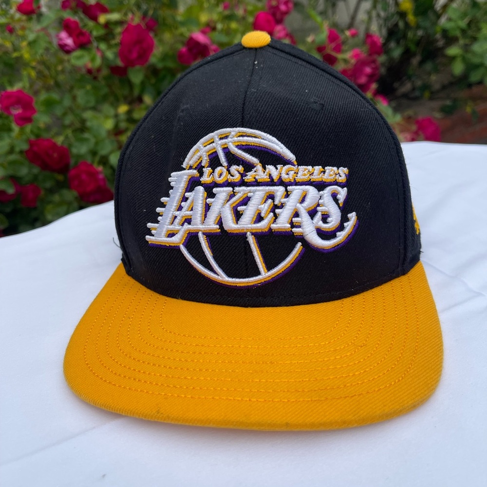 Laker caps one size yellow Adidas brand yellow black Normal wear great conditio